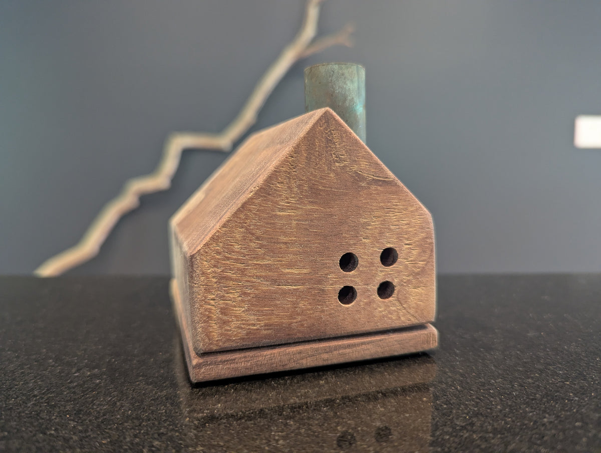 Cozy Incense Cabin - Black Walnut